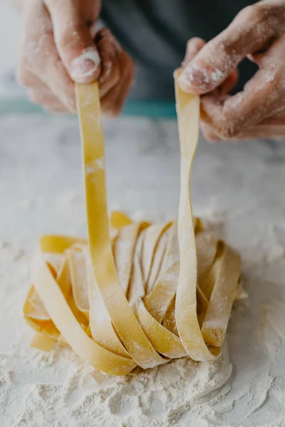 Primer Plano Del Proceso Cocción Pasta Casera Chef Hace Pasta — Foto de Stock