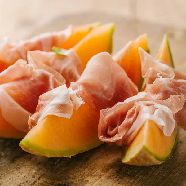 Gustosi Antipasti Mediterranei Spagnoli Tavola Vecchia Tavolo Legno Vintage Vista — Foto Stock