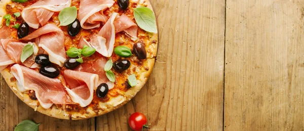 Appetizing Classic Traditional Italian Pizza Cheese Ham Olives Wooden Table — Stock Photo, Image