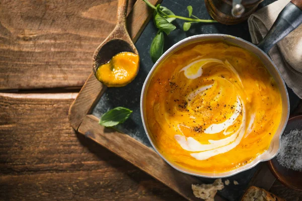 Tasty Fresh Cooked Pumpkin Soup Pot Wooden Table Ready Served — Stock Photo, Image