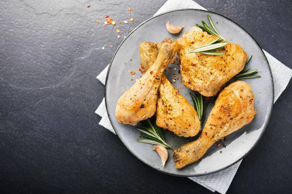 Vista Superior Patas Pollo Horno Servido Con Especias Plato Mesa — Foto de Stock