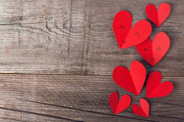 Día San Valentín Corazones Papel Sobre Fondo Madera Viejo — Foto de Stock