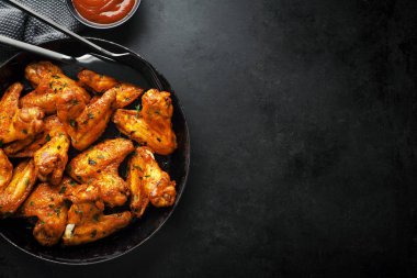 Pan soslu ızgara tavuk kanadı