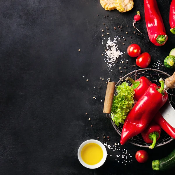 Fondo alimentario con diferentes verduras — Foto de Stock