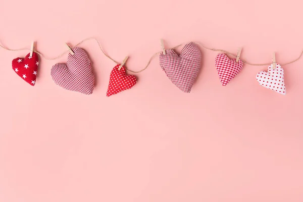 Valentim têxtil corações de dia em rosa — Fotografia de Stock