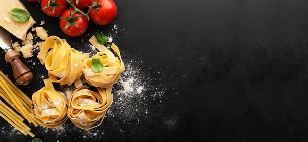 İtalyan yemeği makarna gıda arka plan — Stok fotoğraf