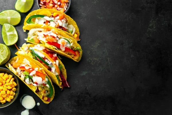 Chutné chutné tacos se zeleninou — Stock fotografie