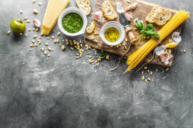 Pesto ve chiabatta ekmek için Malzemeler