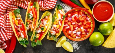Sebze ile lezzetli iştah açıcı tacos