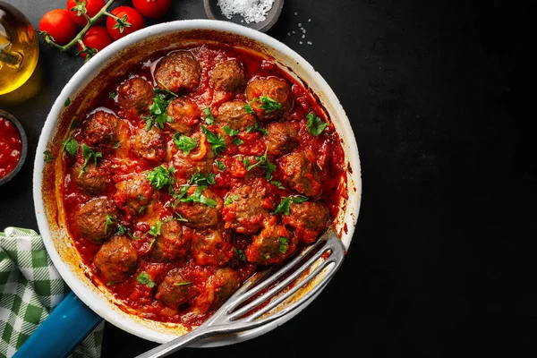 Sabrosas Albóndigas Fritas Con Salsa Tomate Verduras Sartén Vista Desde — Foto de Stock