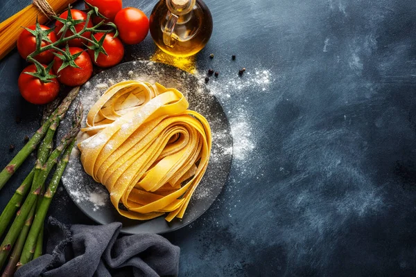 Sfondo Gastronomico Italiano Con Pasta Ingredienti Cottura Vista Dall Alto — Foto Stock