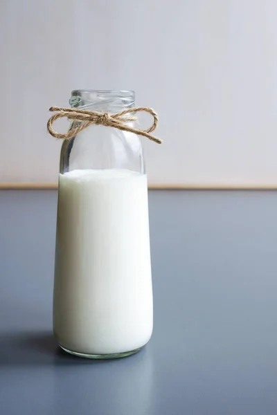 Flasche Trinkjoghurt, hausgemacht und traditionell — Stockfoto