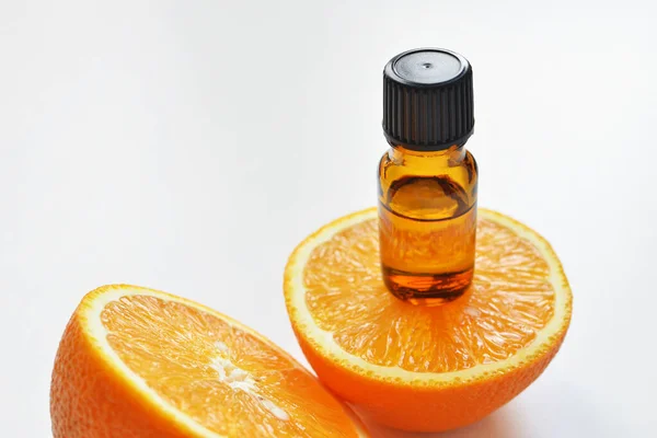 Butelka Olejku Pomarańczowego Owocu Leczenie Aromaterapią Koncepcja Medycyny Naturalnej Przestrzeń — Zdjęcie stockowe