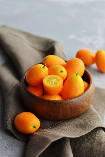 Citrus Kumquat Gyümölcsök Tál Vászon Háttér Egészséges Vegán Ételkoncepció — Stock Fotó