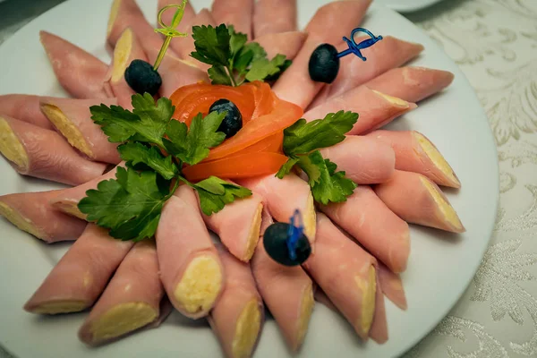 Rollos Relleno Jamón Queso Mesa Festiva Sirviendo Mesa Vacaciones — Foto de Stock