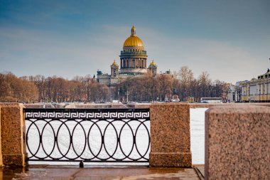 St. Petersburg, Rusya'nın mimarisi. Köprü ve bina St. Petersburg.