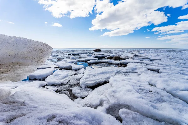 Saint Pétersbourg Côte Golfe Finlande Printemps Glaces Flottantes Soleil Eaux — Photo