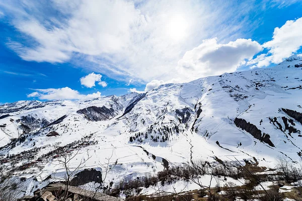Munți Din Georgia Vârfuri Acoperite Zăpadă Vârfuri Muntoase Frumoase — Fotografie, imagine de stoc