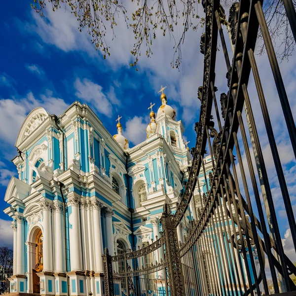 Monasterio Smolny Voskresensky Smolny Encuentra Plaza Rastrelli Orillas Del Río — Foto de Stock