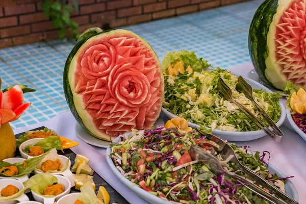 Hermoso Plato Para Una Mesa Festiva Frutas Verduras Mesa Turca —  Fotos de Stock