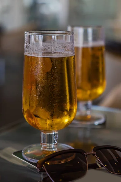 Two Glasses Beer Foam Sunglasses Table Cafe — Stock Photo, Image