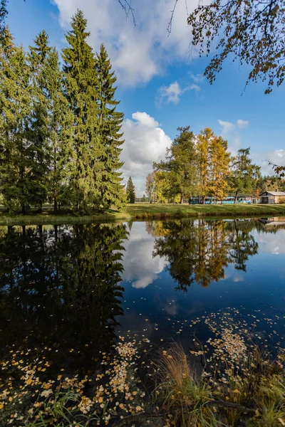 Jesienny Krajobraz Krajobraz Parku Pawłowskim Obwód Leningradzki — Zdjęcie stockowe