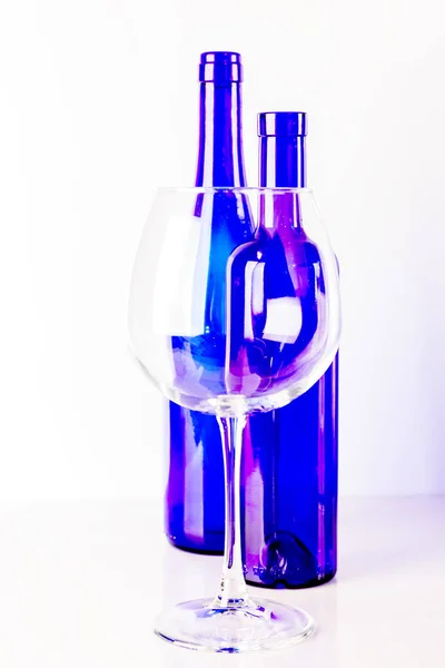 Botellas Vidrio Diferentes Colores Diferentes Tamaños Sobre Fondo Blanco —  Fotos de Stock