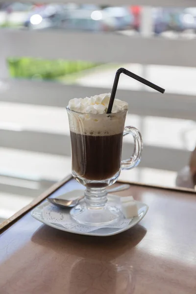 Kopi Cappuccino Yang Lezat Dan Beraroma Disajikan Kafe Dalam Gelas — Stok Foto