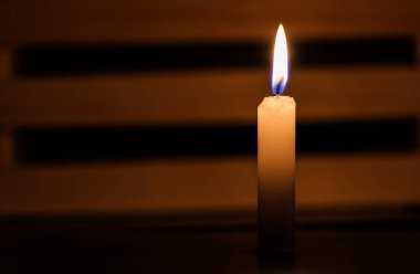 Gece bir mum alevi - kapanış - makro.