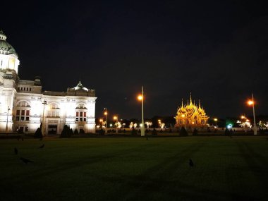 gece Tayland güzel bir Kraliyet Kalesi