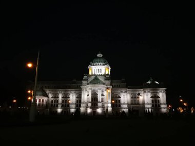 gece Tayland güzel bir Kraliyet Kalesi