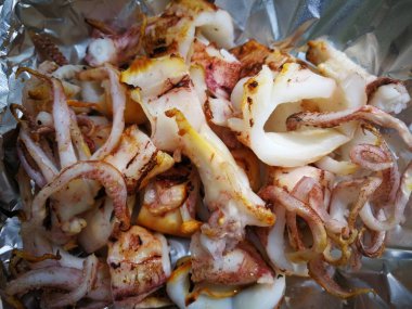 Sahilde deniz ürünleri Barbekü