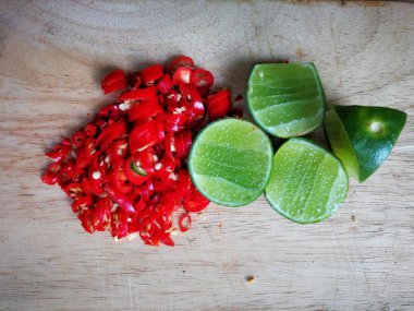 kırmızı biber ve yeşil limon Tayland Gıda favori unsurlarıdır