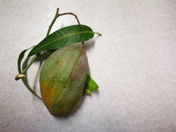 Ένα Μεγαλύτερο Μάνγκο Είναι Αγαπημένα Φρούτα Στην Ταϊλάνδη — Φωτογραφία Αρχείου