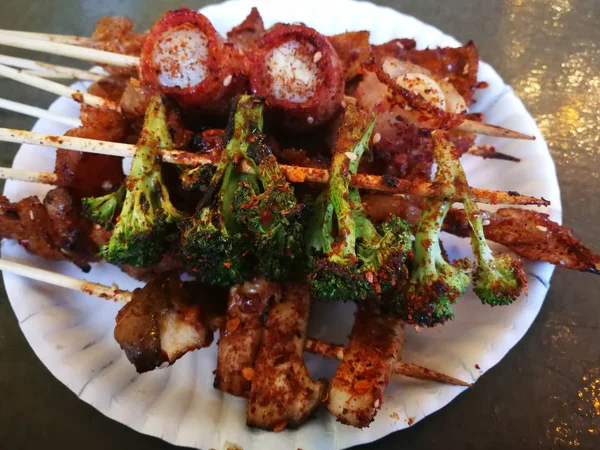 ünlü yemek ve Sichuan biber ile ızgara sebze Xishuangbanna o ünlü sokak gıda Tayland Norths baharat