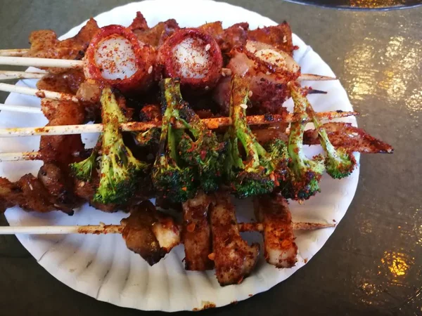 ünlü yemek ve Sichuan biber ile ızgara sebze Xishuangbanna o ünlü sokak gıda Tayland Norths baharat