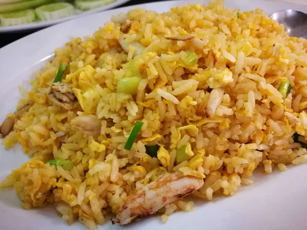 Fried Rice yengeç yumurta ve sebze ile