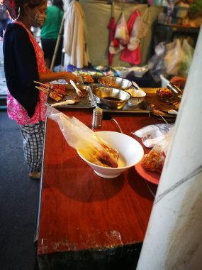 ünlü yemek ve Sichuan biber ile ızgara sebze Xishuangbanna o ünlü sokak gıda Tayland Norths baharat