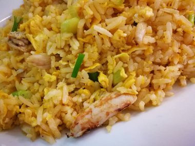 Fried Rice yengeç yumurta ve sebze ile
