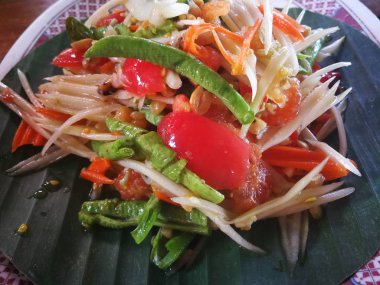 Papaya baharatlı salatası yapıldı Tayland favori menü arama somtum