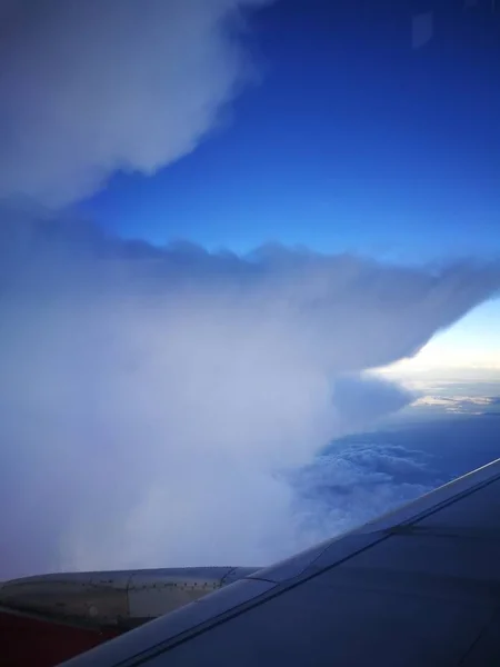 Awan Badai Langit Dari Tampilan Jendela Pesawat — Stok Foto