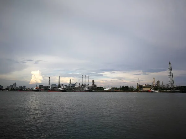 Lokale gemeenschap manier van Thailand mensen leven in de buurt van een rivier — Stockfoto