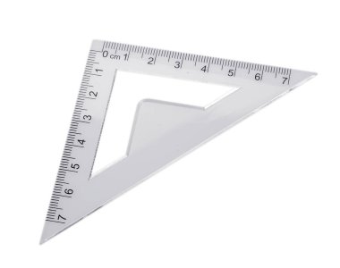Plastik cetvel, beyaz arka planda izole iletki üçgen