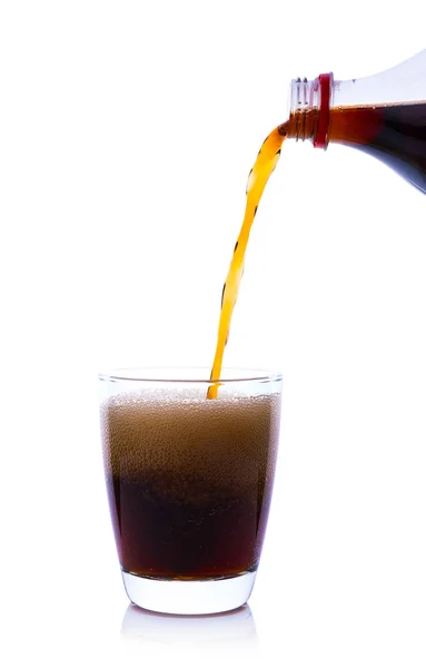 Cola pohár, jégkocka, fehér háttér — Stock Fotó