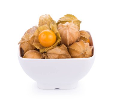 beyaz arka plan üzerinde kase içinde cape bektaşi üzümü. Physalis