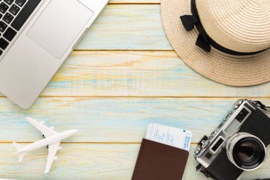 Yaz tatil arka plan, seyahat ve tatil öğeler ahşap t