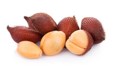 Salak meyvesi, Salacca zalacca beyaz arka planda izole edilmiş