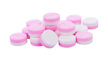 Beyaz arka planda izole edilmiş tıbbi ilaçlar.