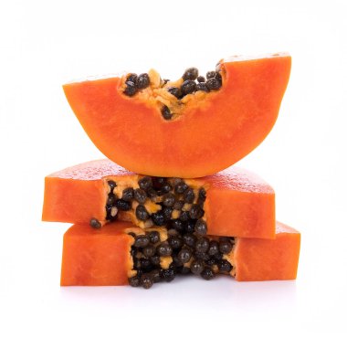 Papaya beyaz arka planda izole edilmiş