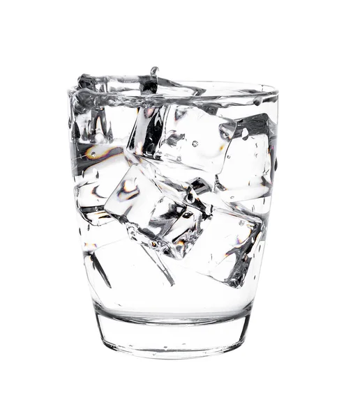 Vidro Água Com Cubos Gelo Isolados Sobre Fundo Branco — Fotografia de Stock